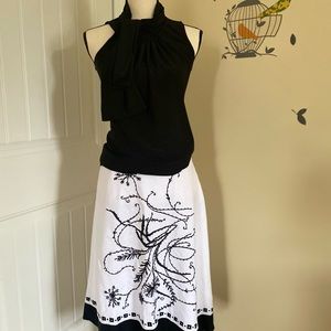Black and white size 4 skirt.